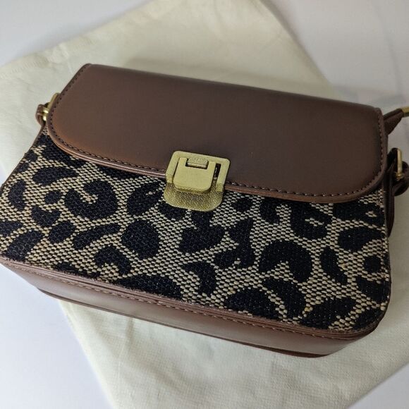 Ladies Leopard Shoulder Bag  - Picture 9 of 10